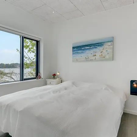 Florinda - 10m From The Sea By Interhome *
